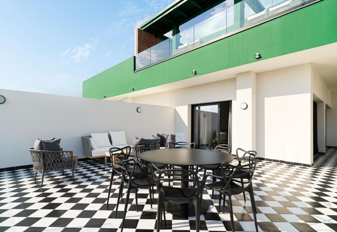 Liv The City Suites Adults Only Larnaka Exterior foto