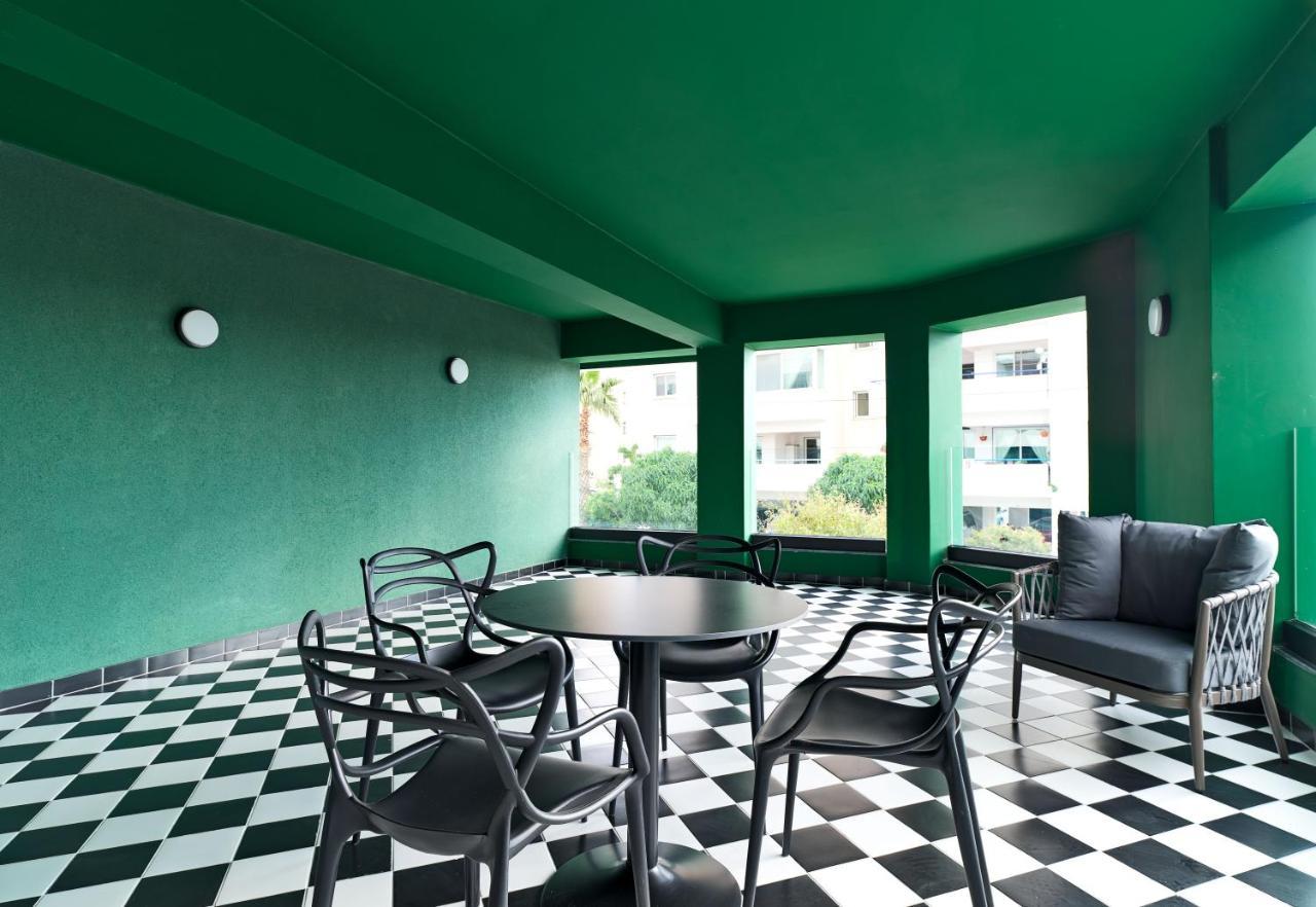 Liv The City Suites Adults Only Larnaka Exterior foto