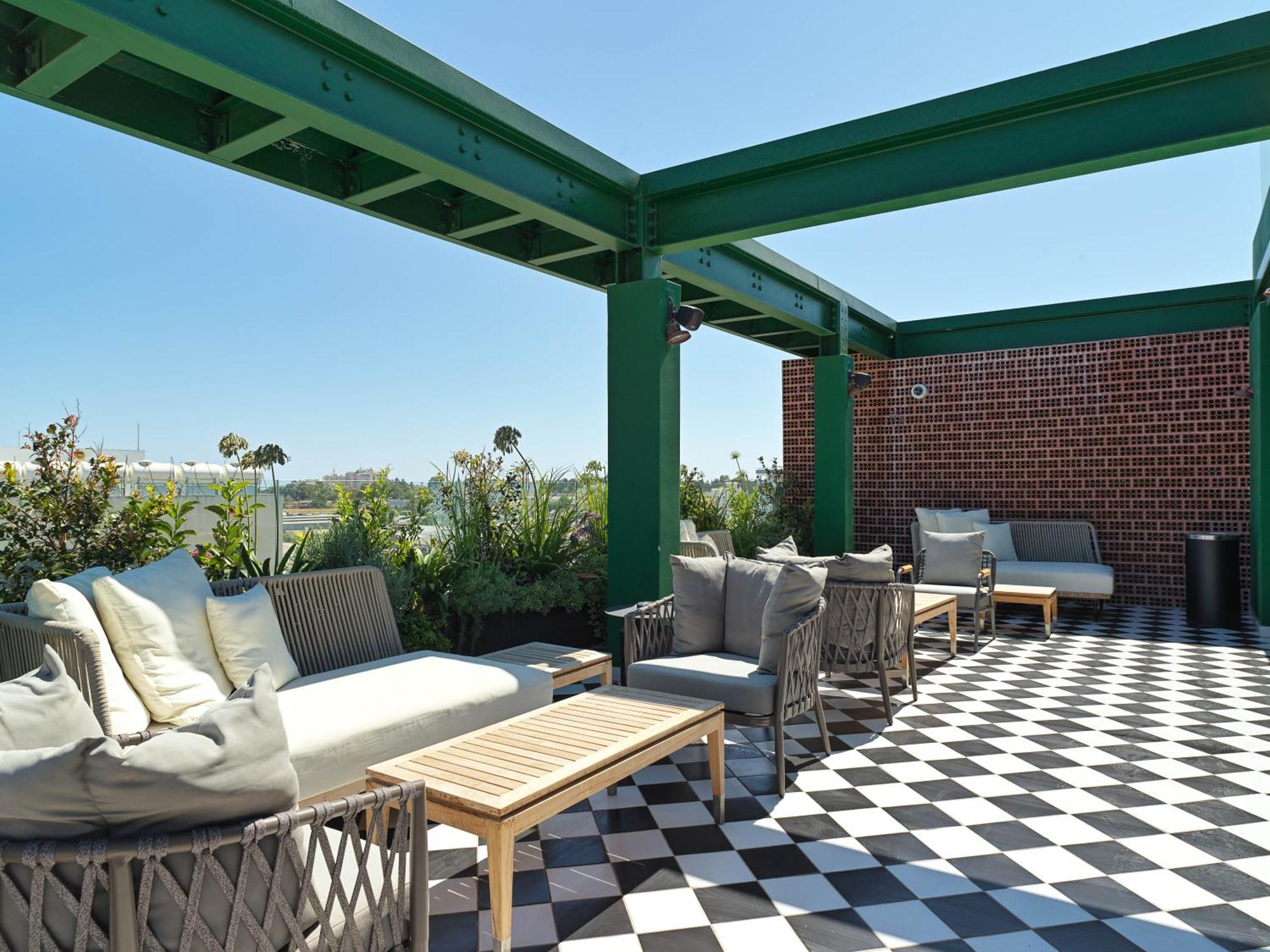 Liv The City Suites Adults Only Larnaka Exterior foto